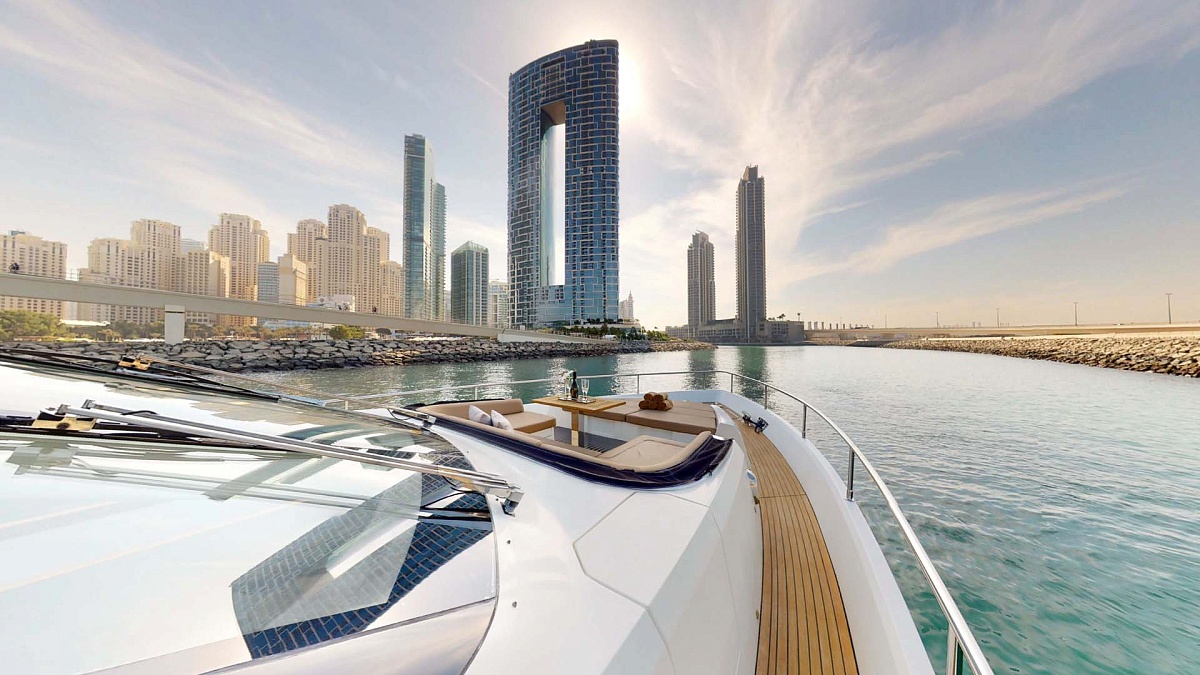 Аренда моторной яхты Galeon 780 Crystal в Дубае - ОАЭ
